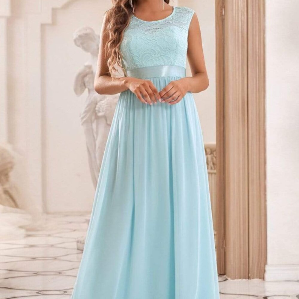 Round Neck V Back Lace Bodice Dress Size 6